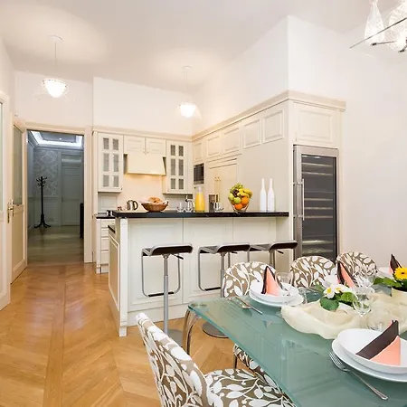 3 Bedroom Valentinska Prague